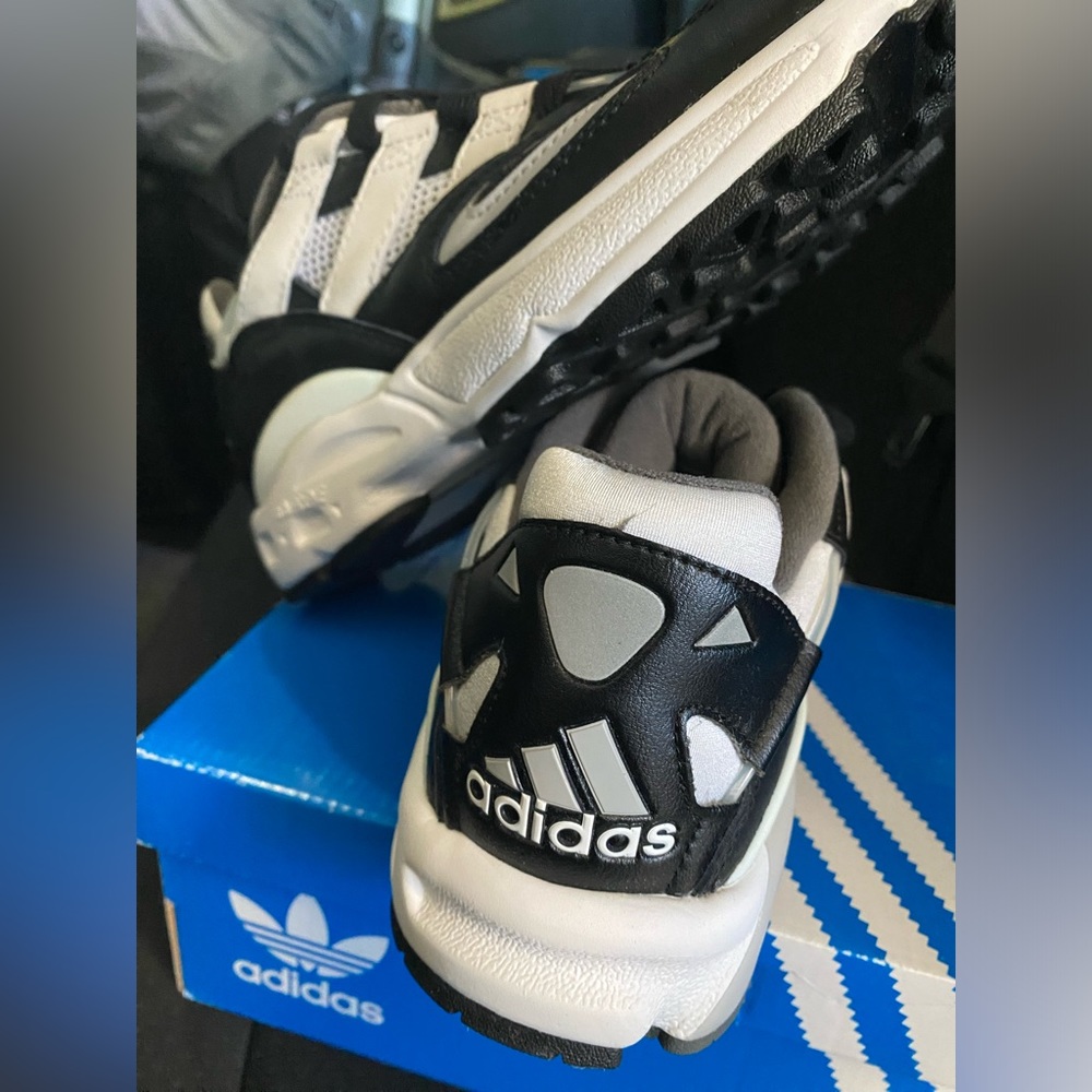 LXCON 94 'Black White' – Size US 7 - Picture 3 of 4